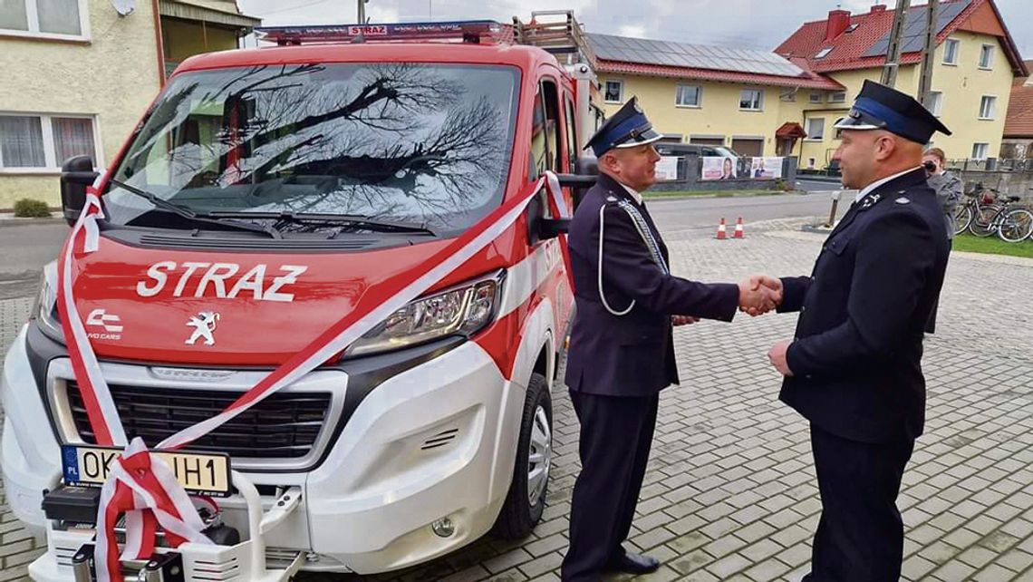 OSP Dobieszowice zyskało nowy wóz strażacki