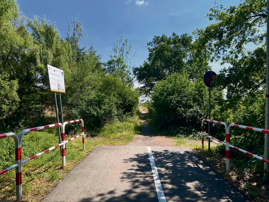 Po latach papierologii ruszy budowa ścieżki Otmęt–Gogolin! PKP, wojsko i wojna wstrzymały inwestycję na 2 lata Dawny nasyp kolejowy między Otmętem a Gogolinem, na którym ma powstać nowa ścieżka pieszo‑rowerowa