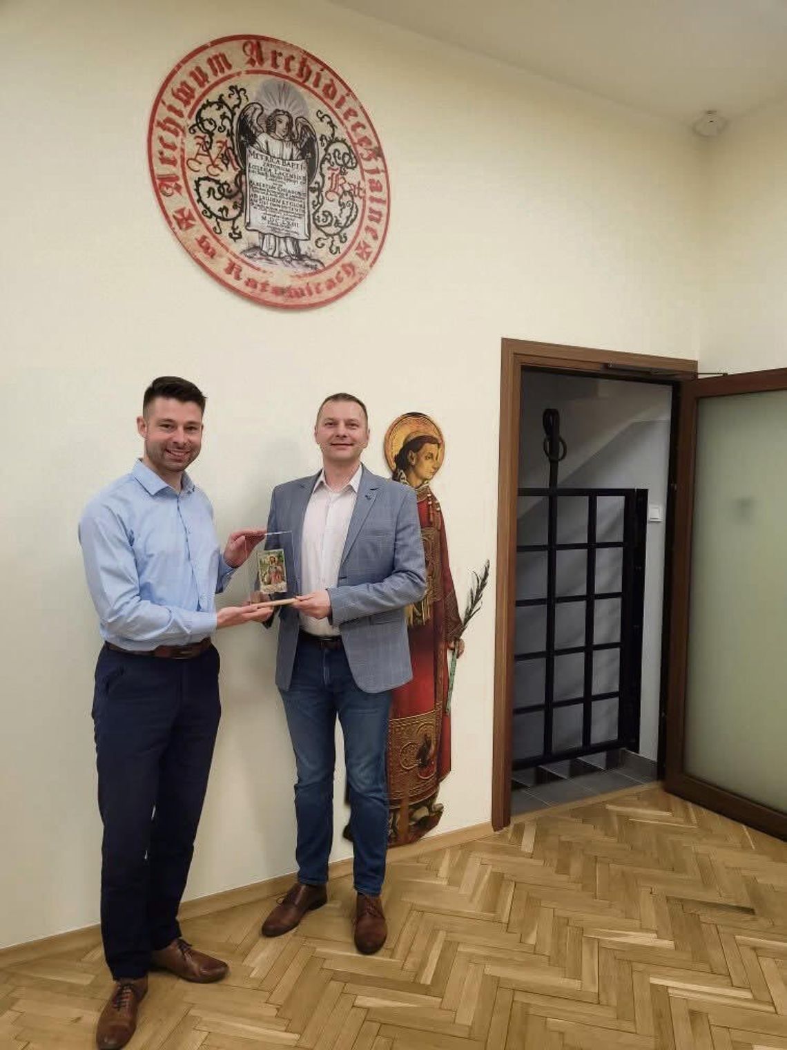 Odnaleziona pocztówka z 1919 roku z pałacu w Mosznej, z widocznymi znaczkami Germania i odręcznym pismem Kurrentschrift