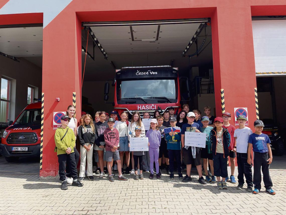 Polsko‑czeski Mini Kemp Strażacki 2024. Trzy dni emocji, akcji i nowych przyjaźni Młodzież z Polski i Czech podczas zajęć strażackich na Mini Kempie Strażackim 2024 w Czechach