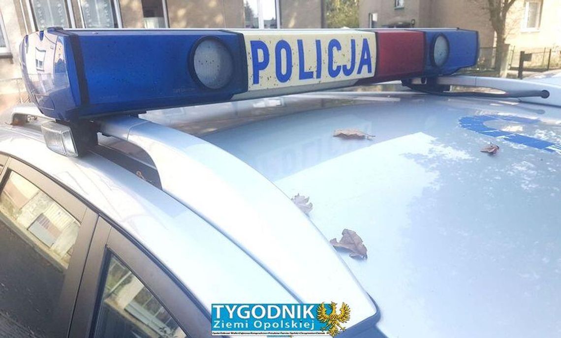 Policjanci zatrzymują kierowcę podejrzanego o jazdę pod wpływem alkoholu w Krapkowicach