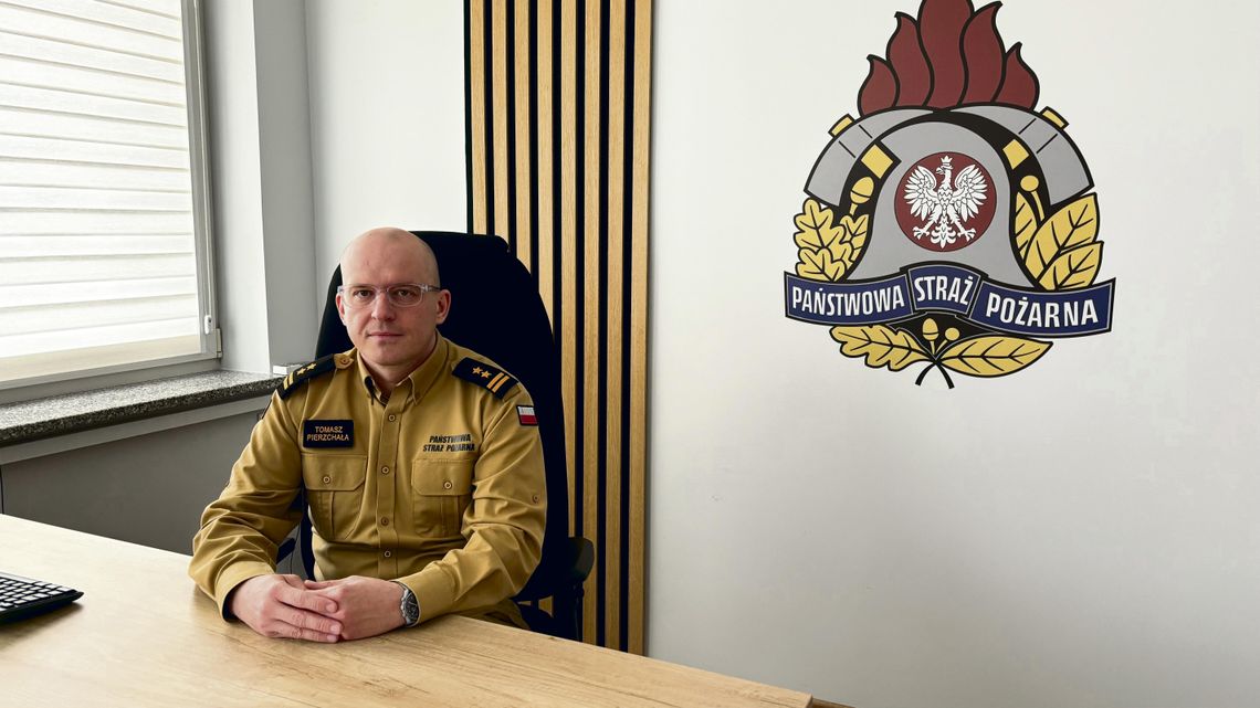 Bryg. Tomasz Pierzchała, nowy komendant PSP w Krapkowicach, podczas rozmowy o wyzwaniach i planach dla komendy