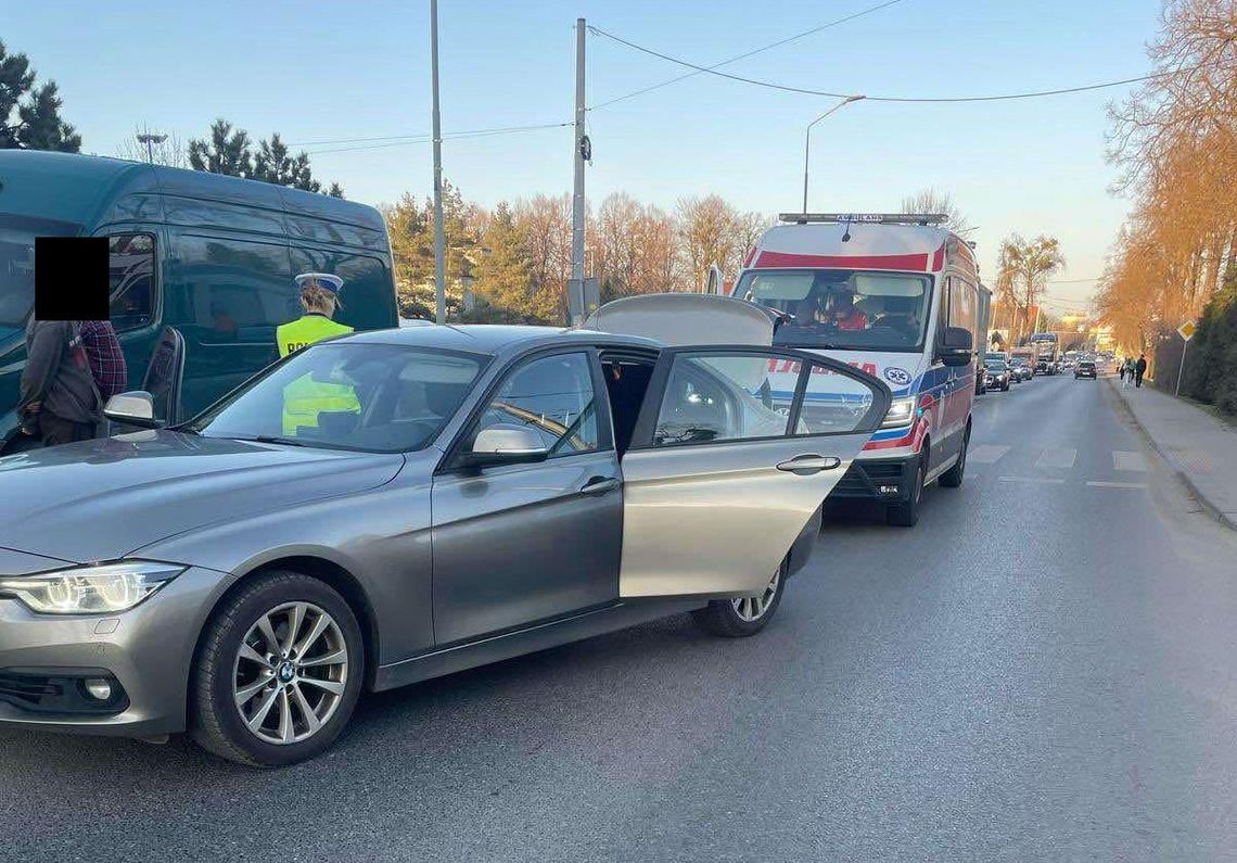 Potrącenie na Prudnickiej w Krapkowicach! 82-latka w szpitalu, miasto stanęło w korkach