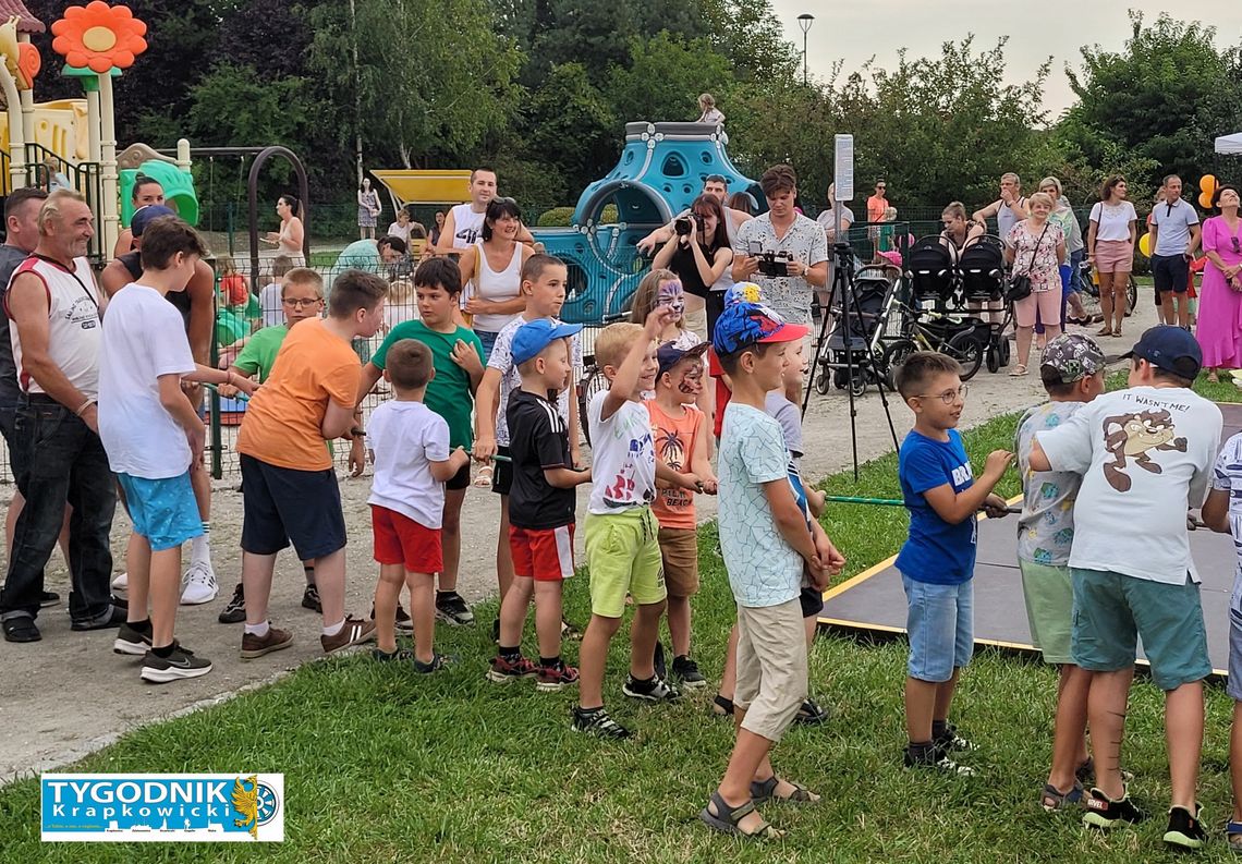 Pożegnali lato na wesoło. Wydarzenie zorganizowano w Owocowym Ogrodzie Miejskim w Gogolinie