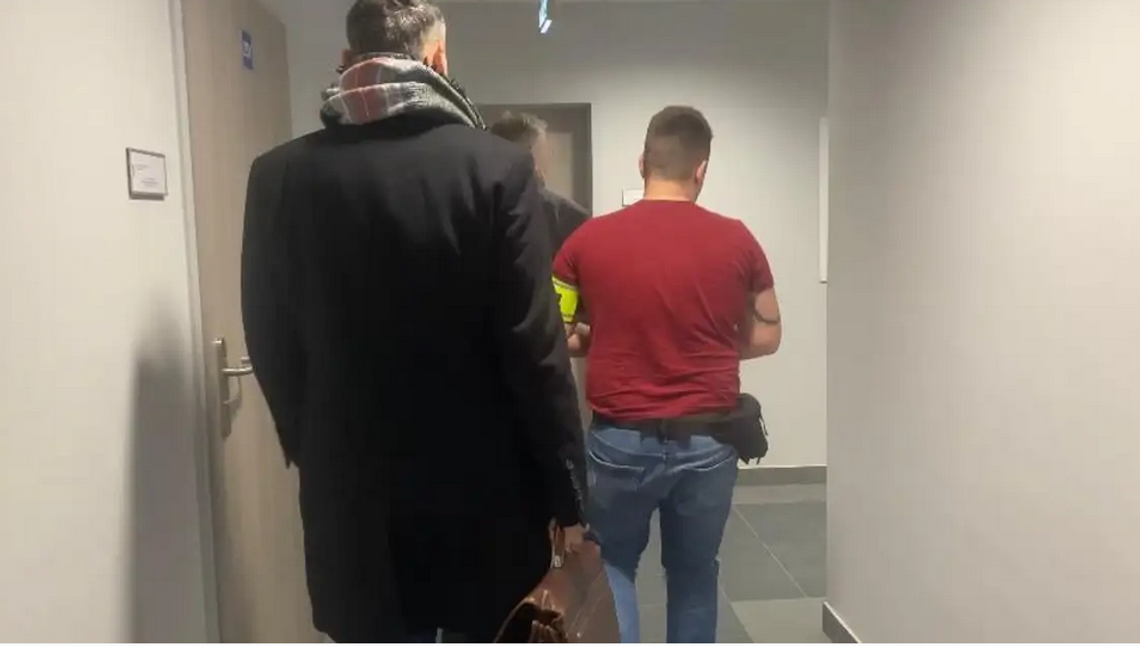 Prawomocny wyrok za powieszenie psa w Krapkowicach. Jan D. usłyszał 5 miesięcy Budynek sądu, w którym zapadł prawomocny wyrok w sprawie znęcania się nad psem w Krapkowicach.
