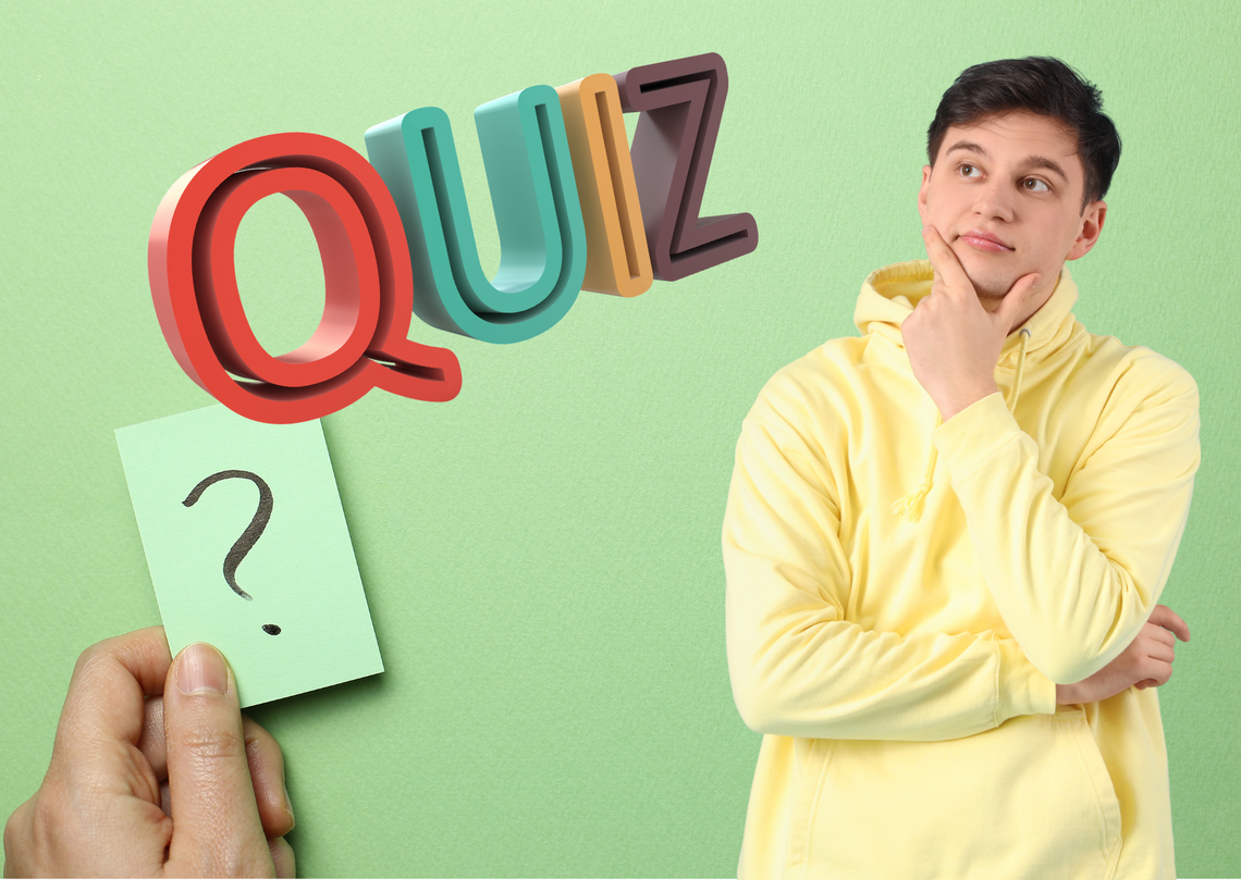 Uczniowie szkół podstawowych podczas quizu wiedzy o samorządzie w Centrum Kultury i Czytelnictwa w Walcach.