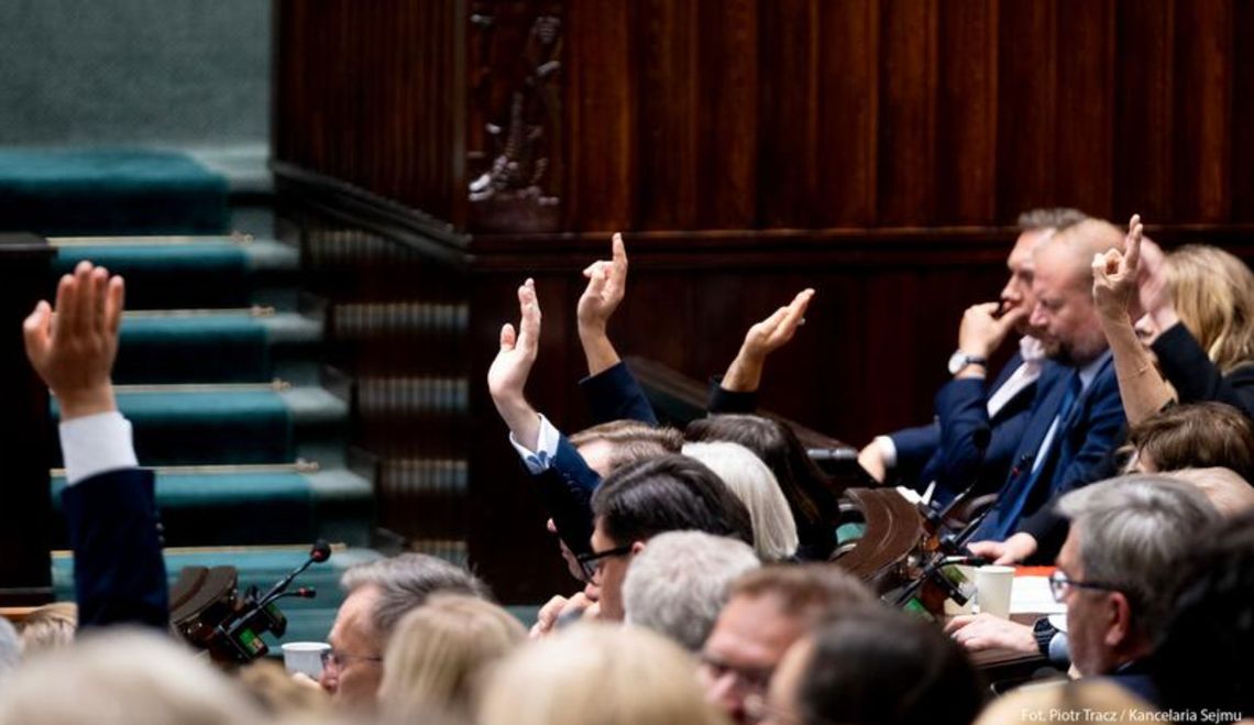 Sejm zdecydował: dwukadencyjność wójtów, burmistrzów i prezydentów miast pozostaje Sejm zdecydował: dwukadencyjność wójtów, burmistrzów i prezydentów miast pozostaje