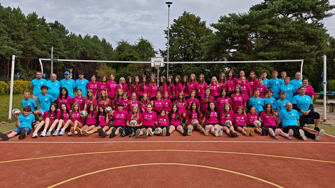Siatkarski boom w Krapkowicach: dziewięć zespołów ligowych PV Volley Krapkowice rozpoczęło sezon!