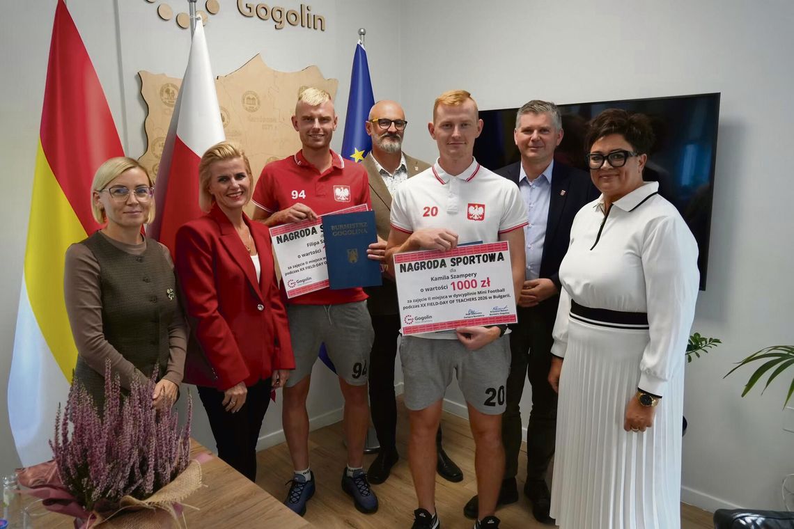Sportowy sukces nauczycieli z Gogolina. Filip i Kamil Szamperowie wyróżnieni Filip i Kamil Szamperowie wyróżnieni Nagrodą Sportową Burmistrza Gogolina za sukces w zawodach Mini Football w Bułgarii.