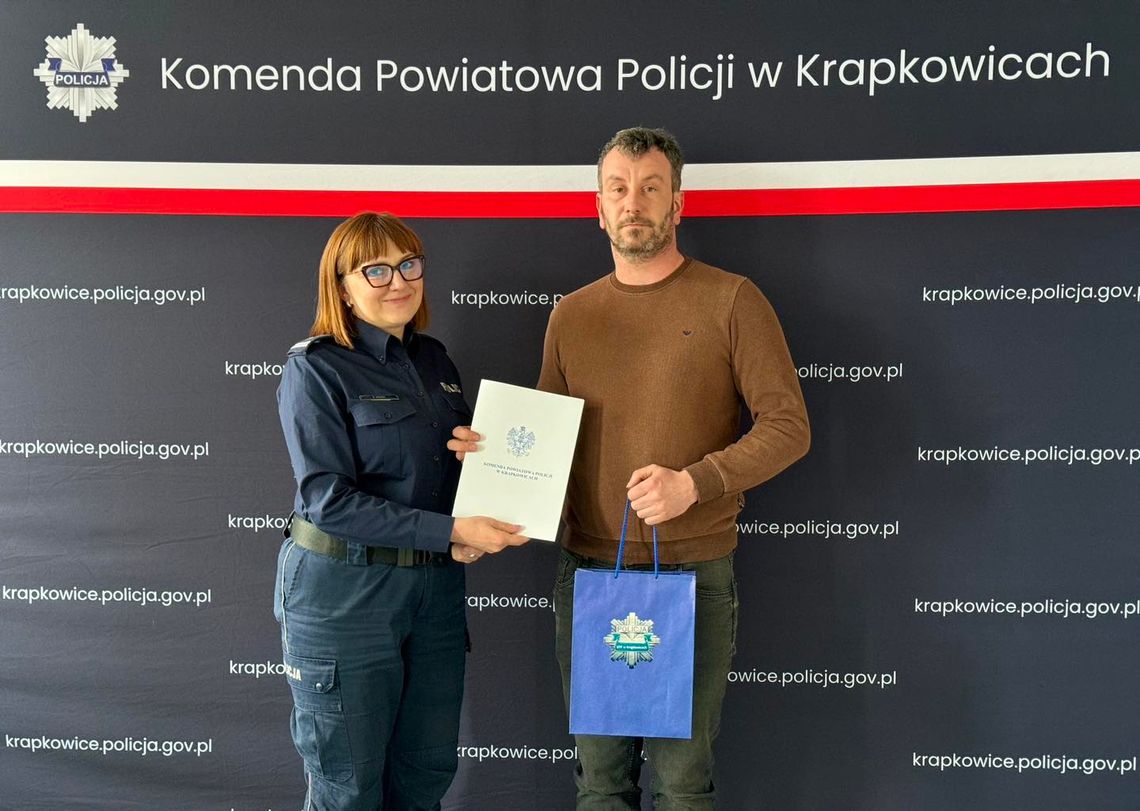 Trzech mężczyzn uniemożliwia dalszą jazdę nietrzeźwemu kierowcy na drodze w powiecie krapkowickim