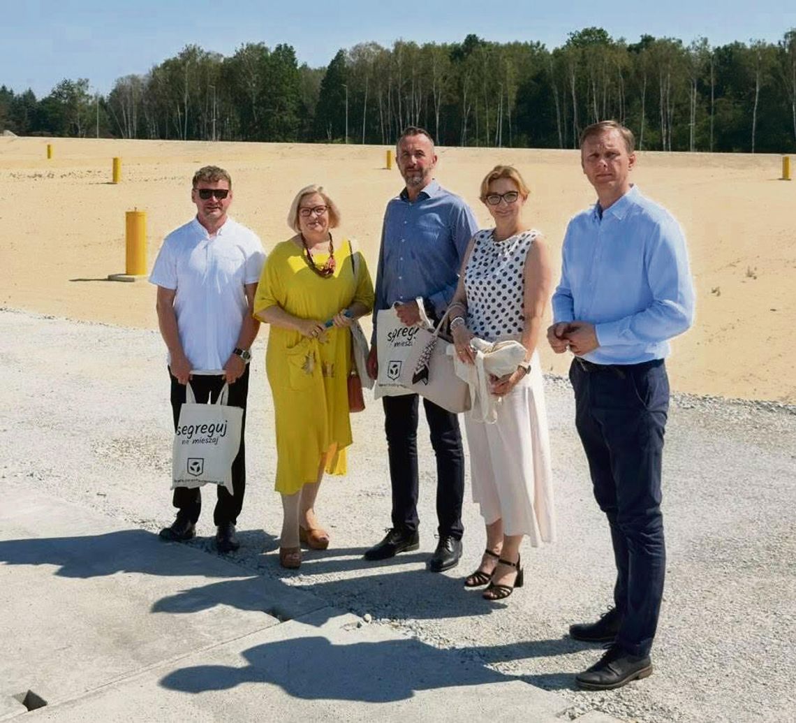 W Kędzierzynie‑Koźlu otwarto składowisko na 500 tys. ton odpadów! Gmina Zdzieszowice wśród beneficjentów Nowe składowisko odpadów komunalnych przy ul. Naftowej w Kędzierzynie‑Koźlu o pojemności 500 tys. ton