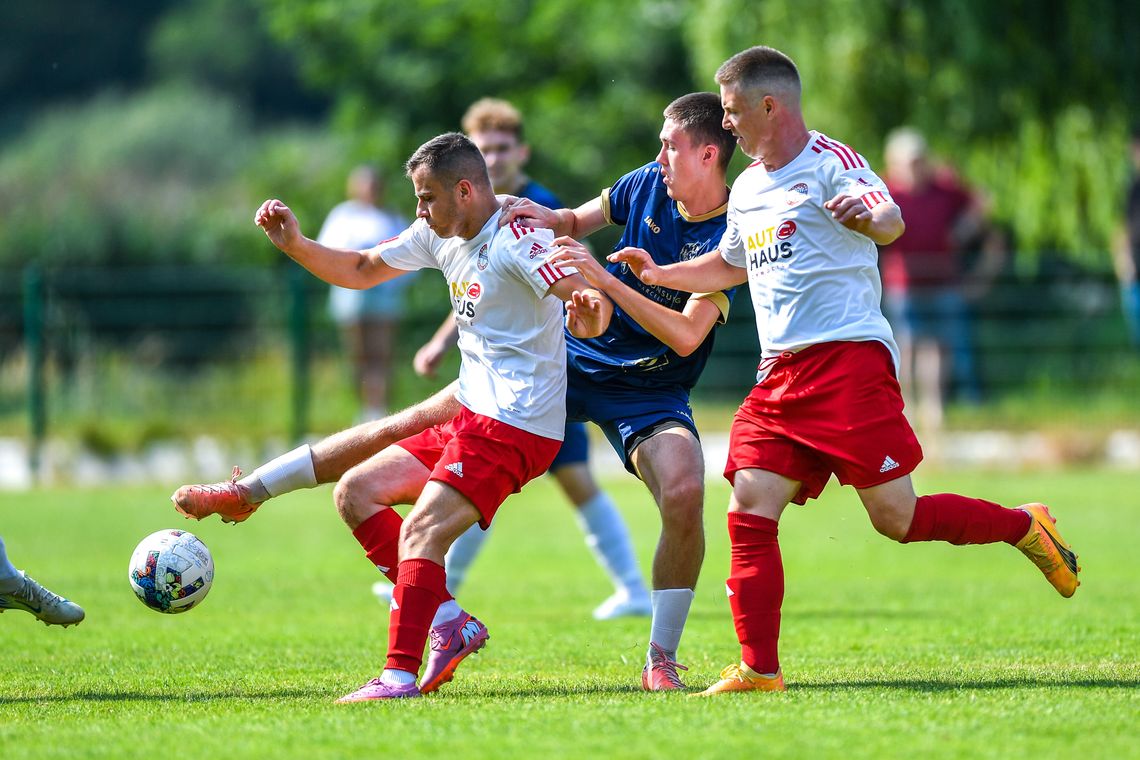 Wer Arena postrachem faworytów Piłkarze LZS Żywocice podczas meczu na Wer Arenie w sezonie 2025/2026.