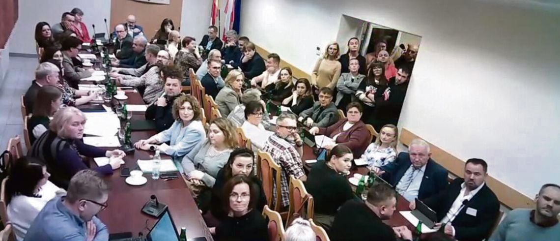 Większość radnych  za reorganizacją oświaty