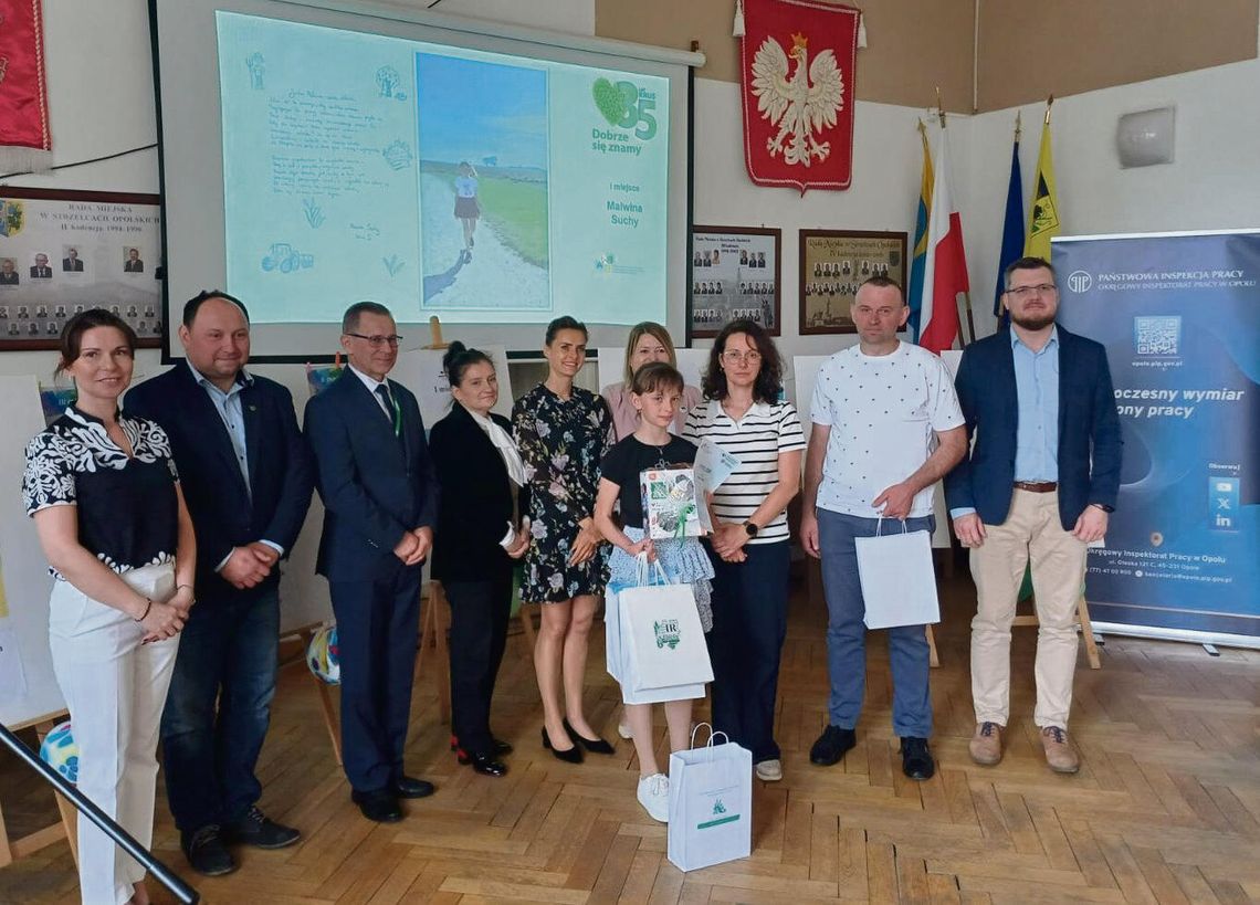 Wiktoria Hahn i Malwina Suchy najlepsze w regionalnym etapie konkursów KRUS „Wioski bez troski” Laureatki konkursów KRUS Wiktoria Hahn i Malwina Suchy z gminy Strzeleczki