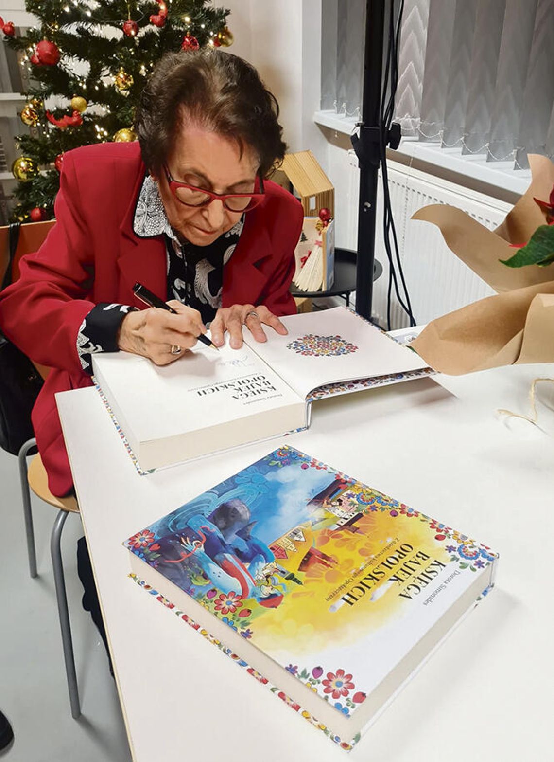 Wyjątkowe spotkanie z prof. Dorotą Simonides w Krapkowicach Wyjątkowe spotkanie z prof. Dorotą Simonides w Krapkowicach