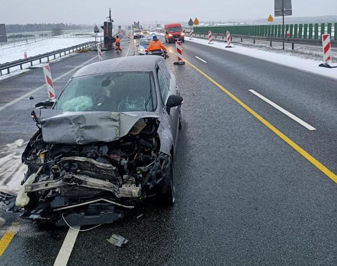 Zasnął za kierownicą na autostradzie