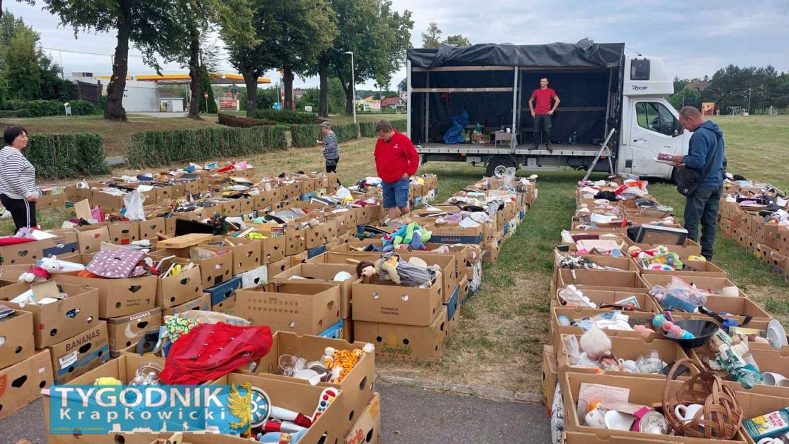 [ZDJĘCIA] Pchli targ na placu Eichendorffa w Krapkowicach znów kusi