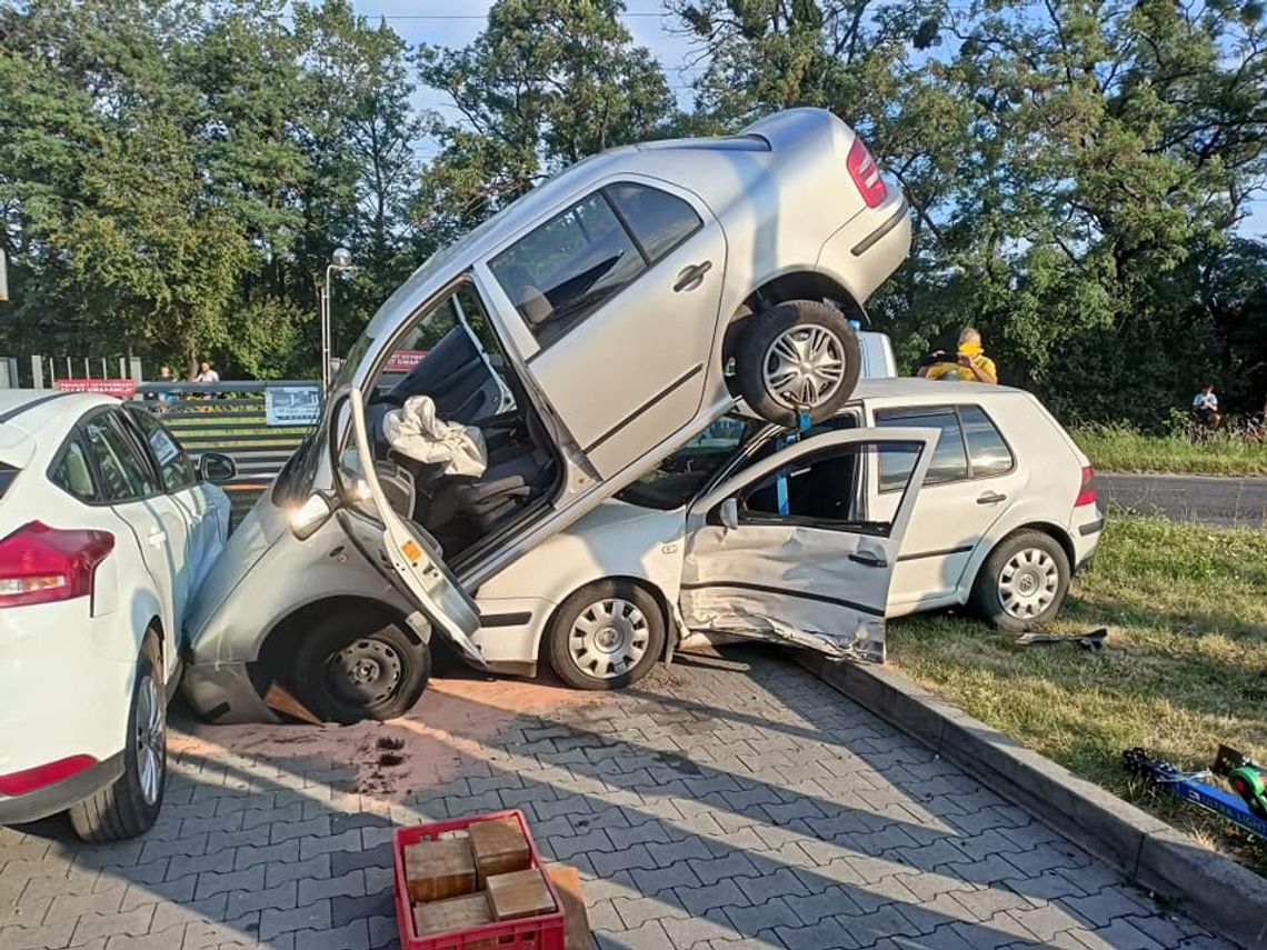 [ZDJĘCIA] Wolna „amerykanka” na parkingu