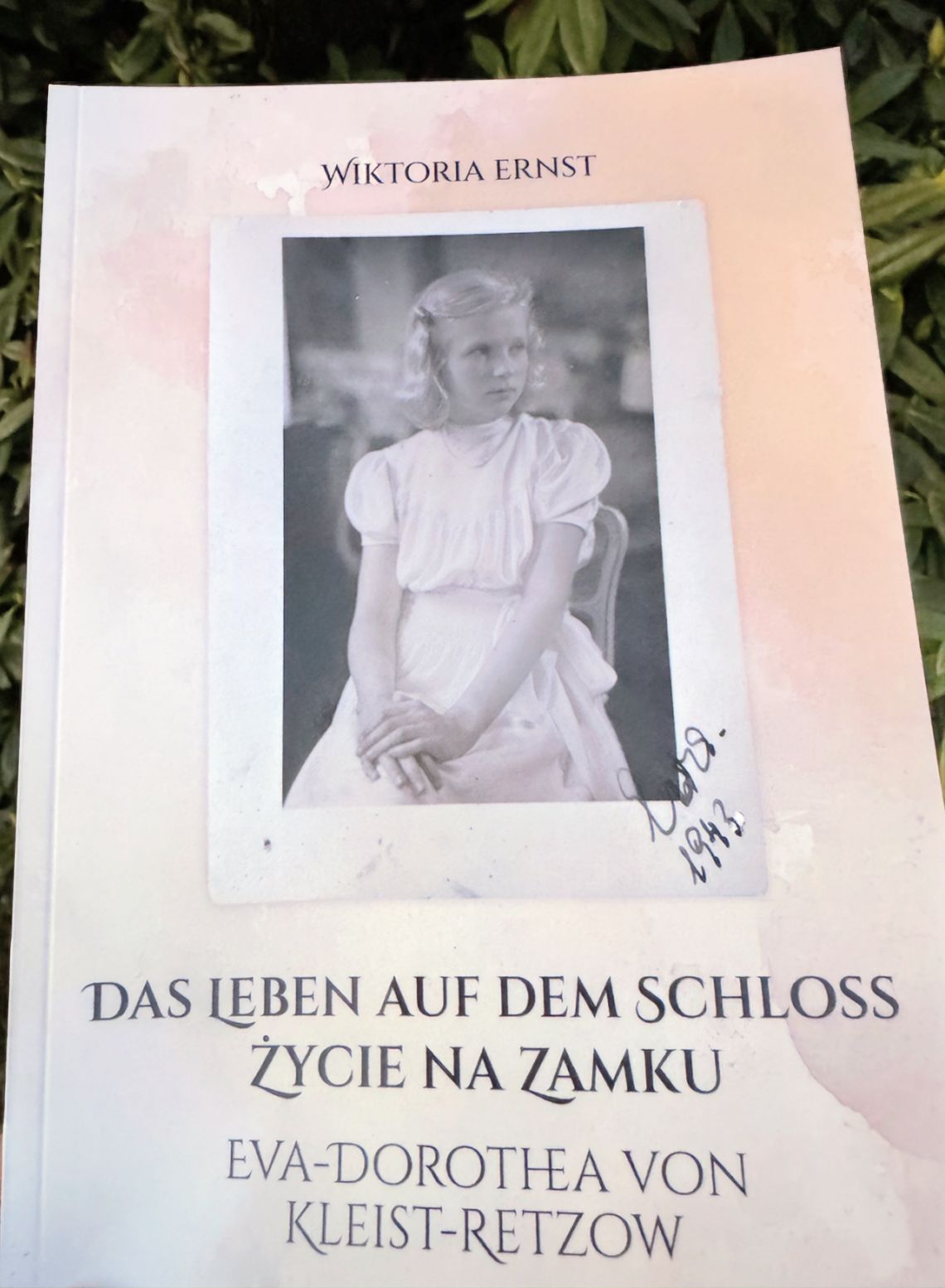 „Życie na zamku” – niezwykłe wspomnienia córki ostatniego właściciela pałacu w Mosznej