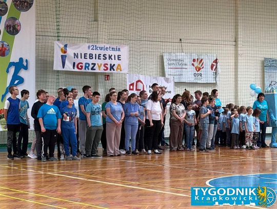 [Zdjęcia] Niebieskie Igrzyska w Krapkowicach. Setki dzieci w hali w Otmęcie pokazują, że sport może łączyć